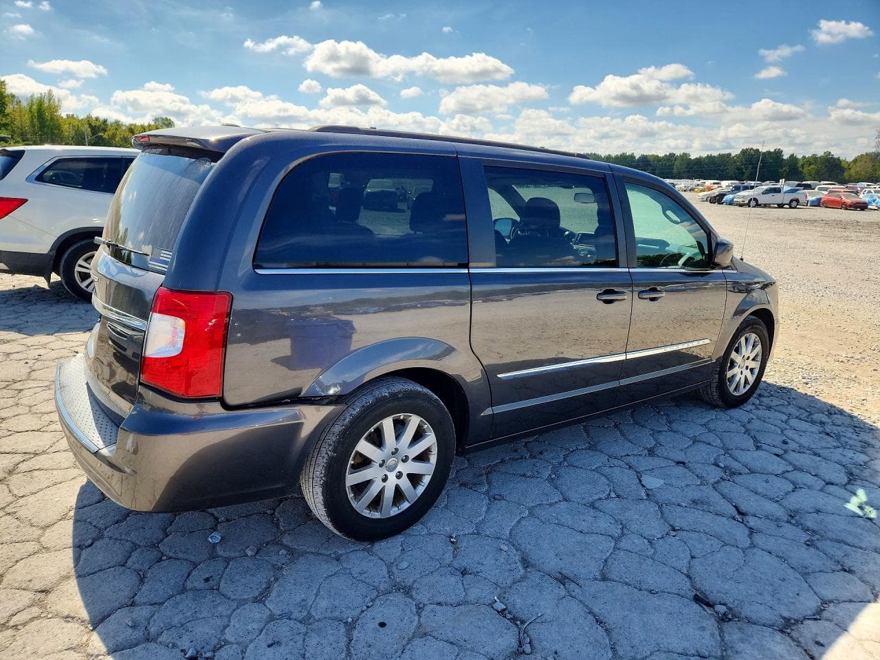 2016 Chrysler Town & Country Touring - foto 3