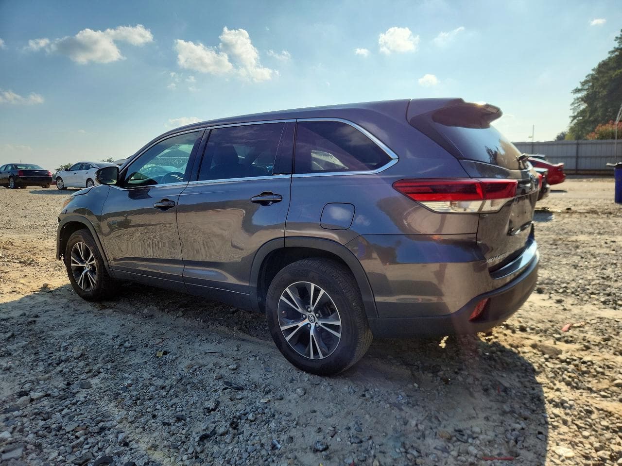 2017 Toyota Highlander Le - foto 2