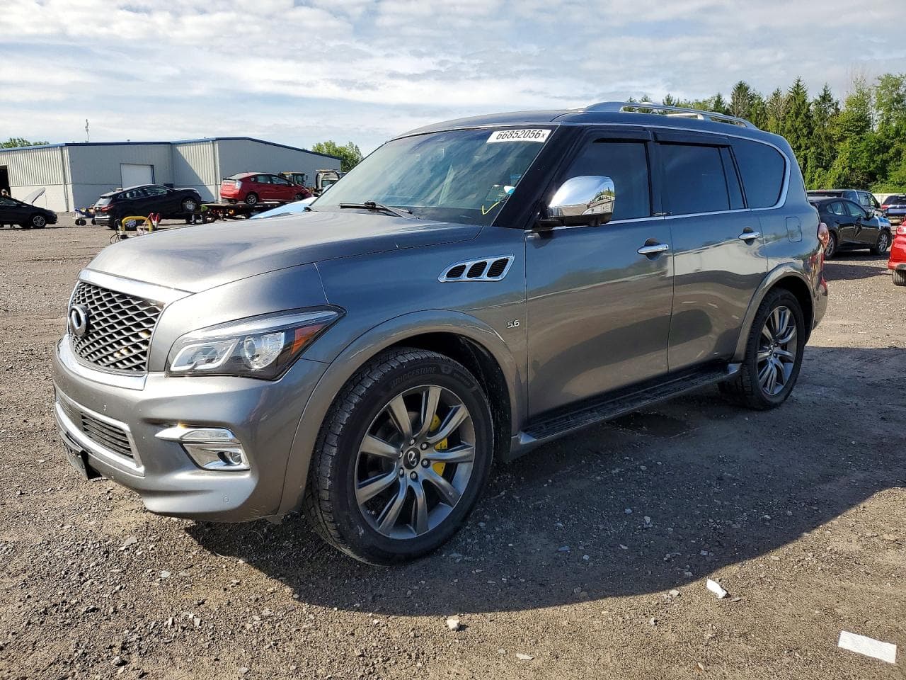 Infiniti QX80 2017 z USA