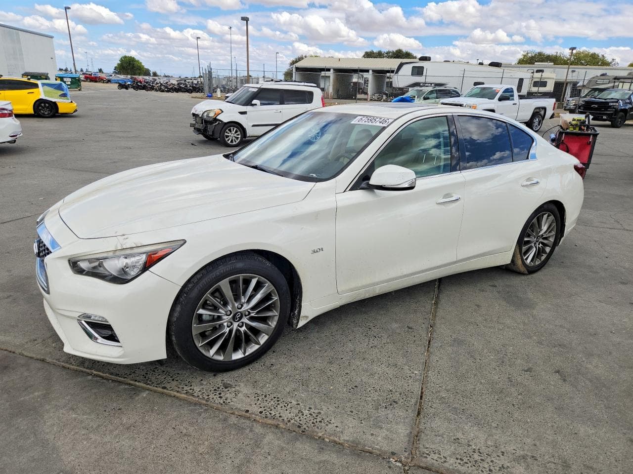 Infiniti Q50 2018 z USA