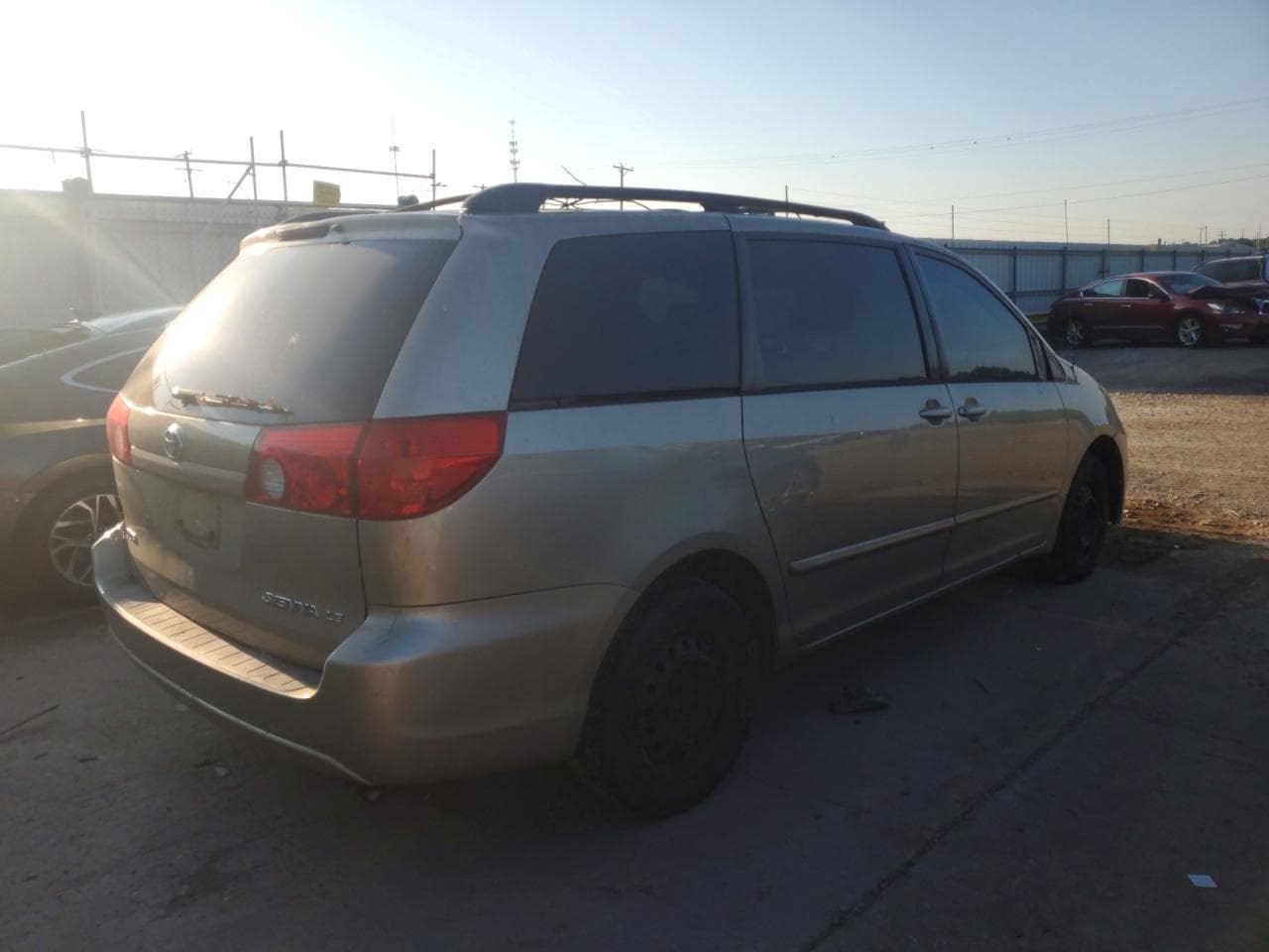 2009 Toyota Sienna Le 7-Passenger - foto 3