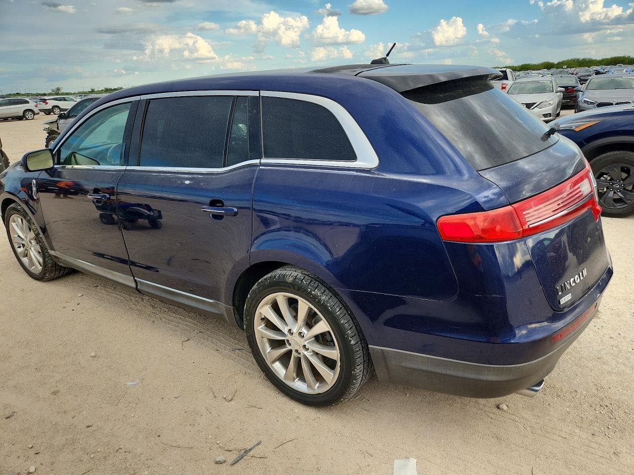 2011 Lincoln Mkt - foto 2