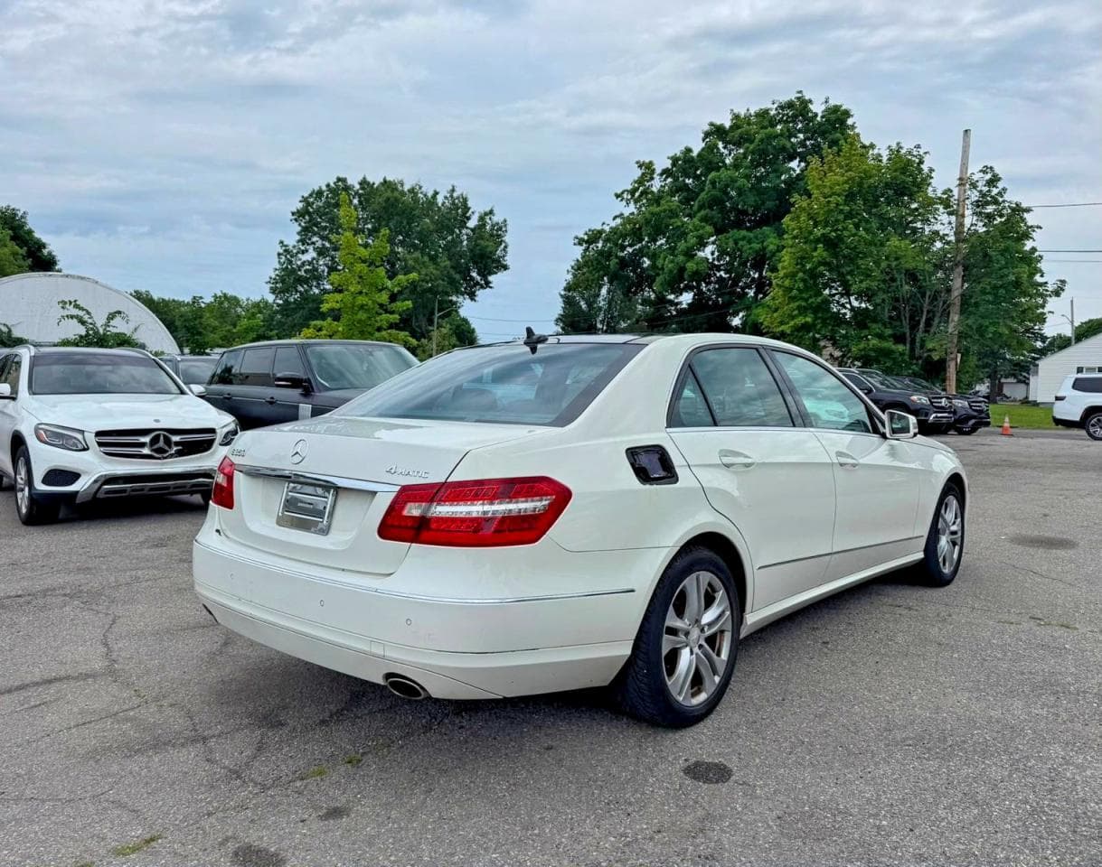2011 Mercedes-Benz E 350 4Matic - foto 4