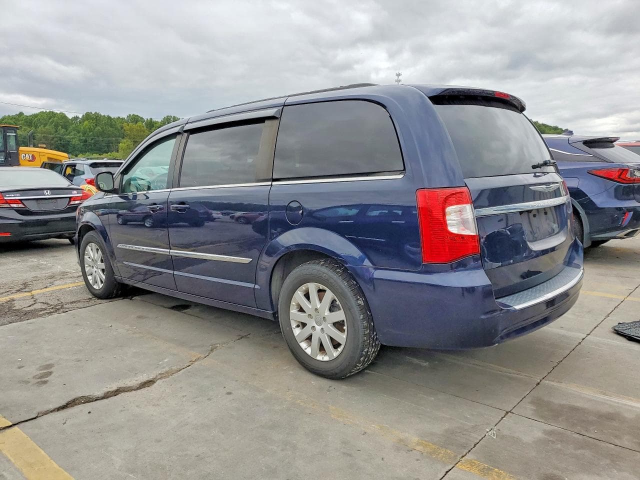 2016 Chrysler Town & Country Touring - foto 2