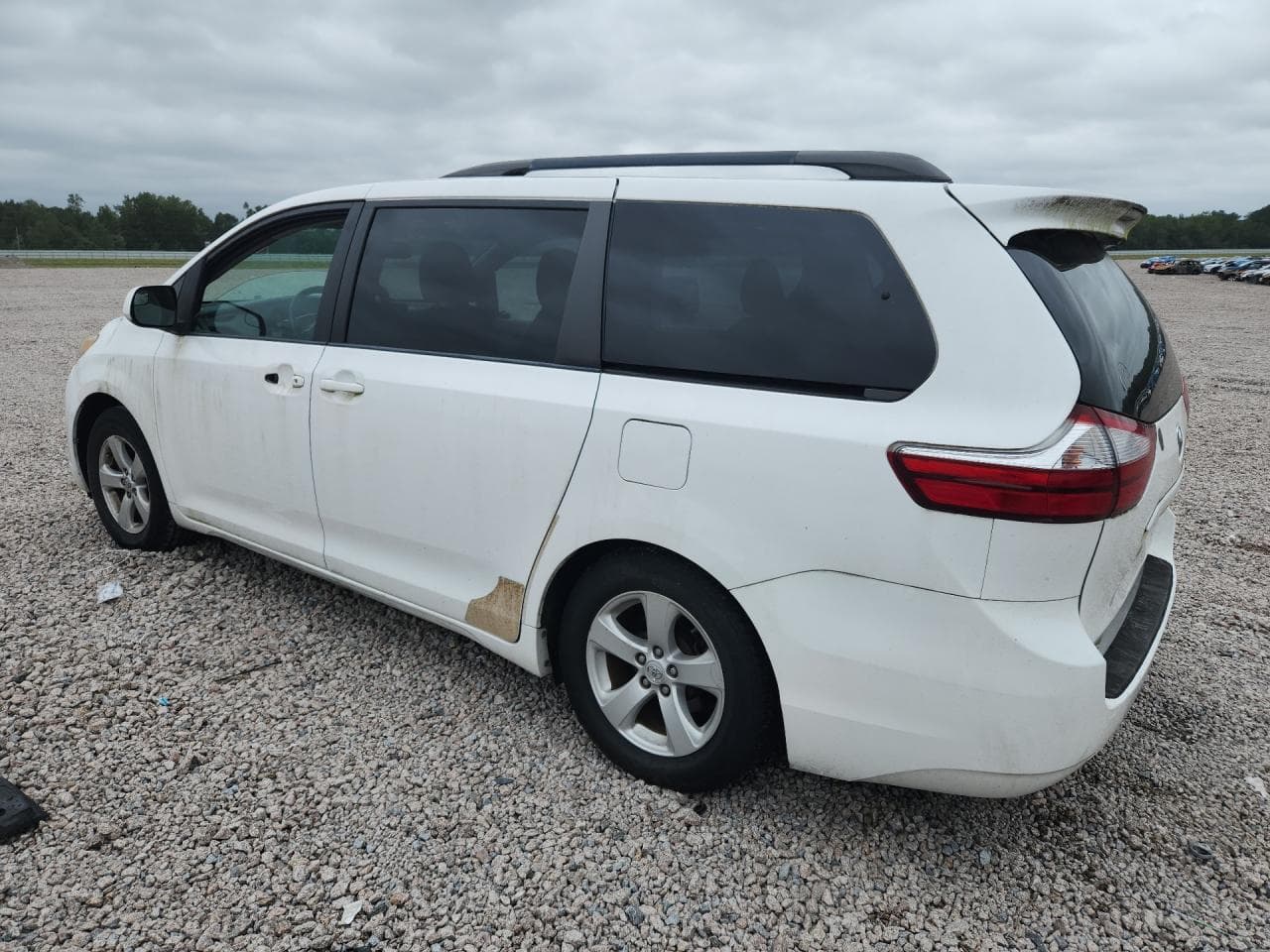 2015 Toyota Sienna Le - foto 2