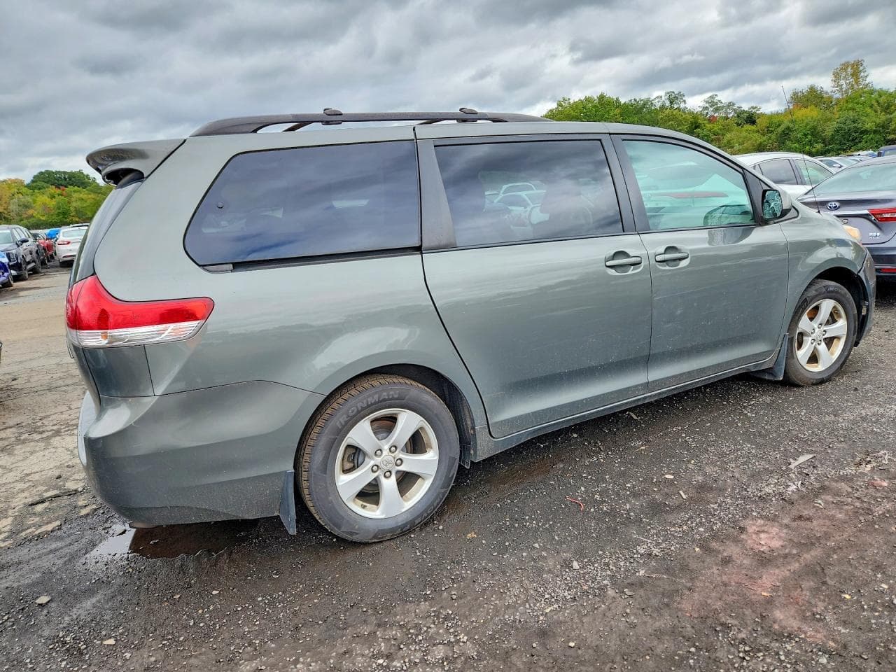 2011 Toyota Sienna Le - foto 3