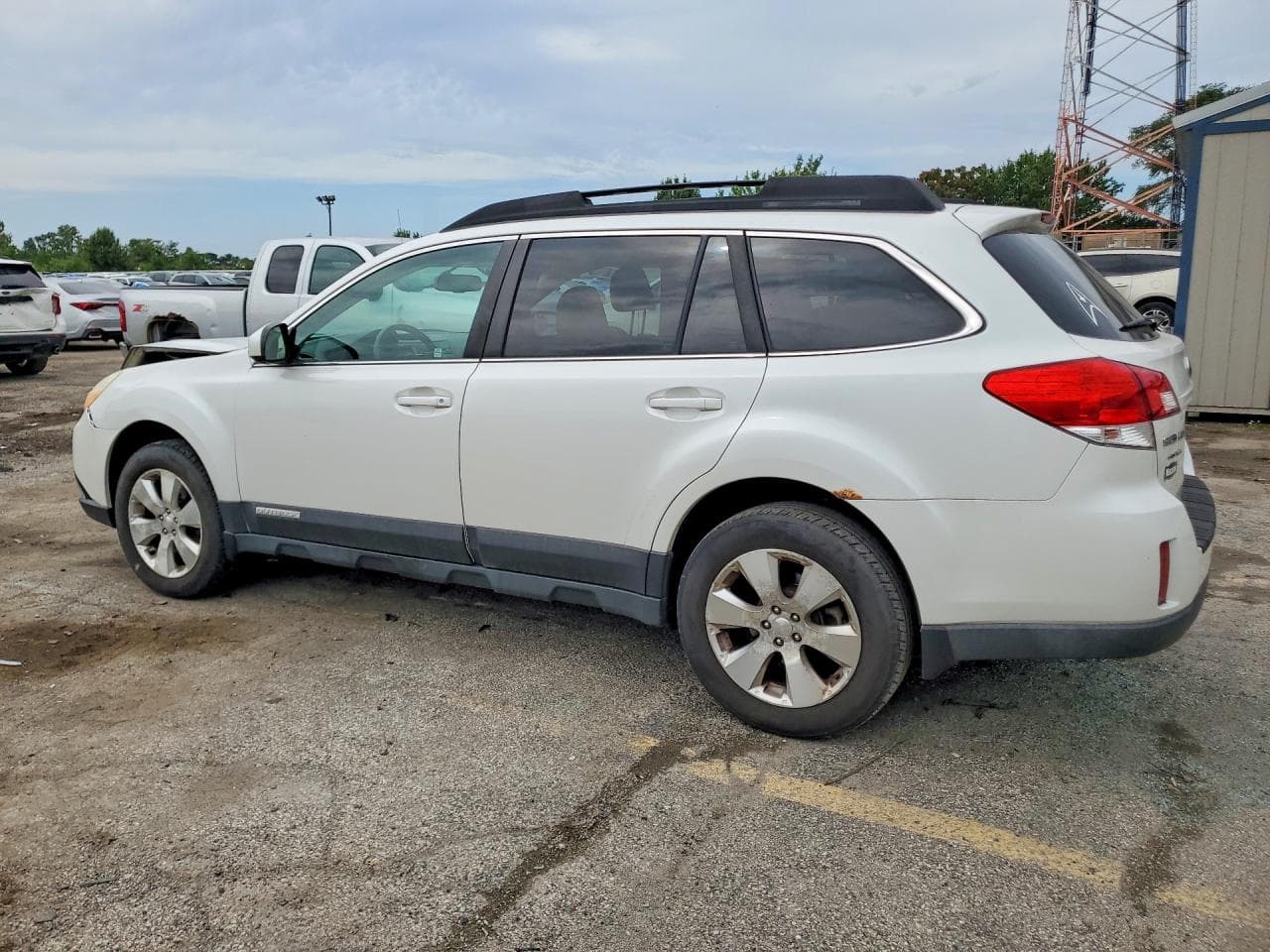 2010 Subaru Outback 3.6R Premium - foto 2