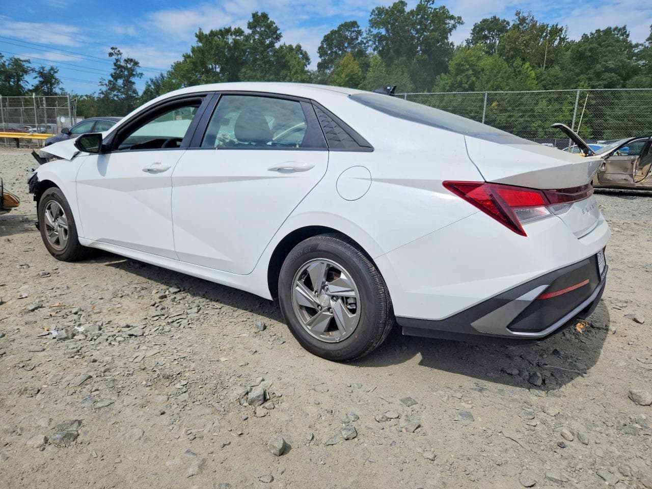 2026 Hyundai Elantra Se - foto 2