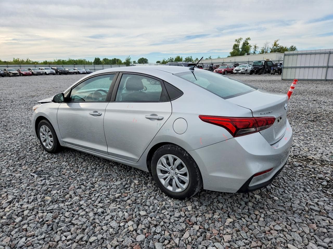 2021 Hyundai Accent Se - foto 2
