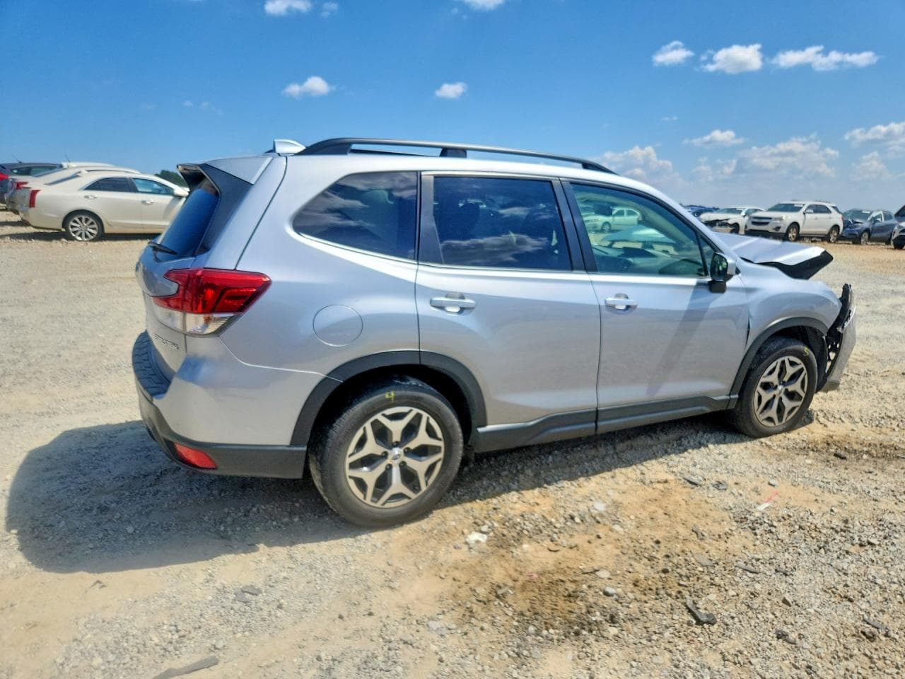 2020 Subaru Forester Premium - foto 3