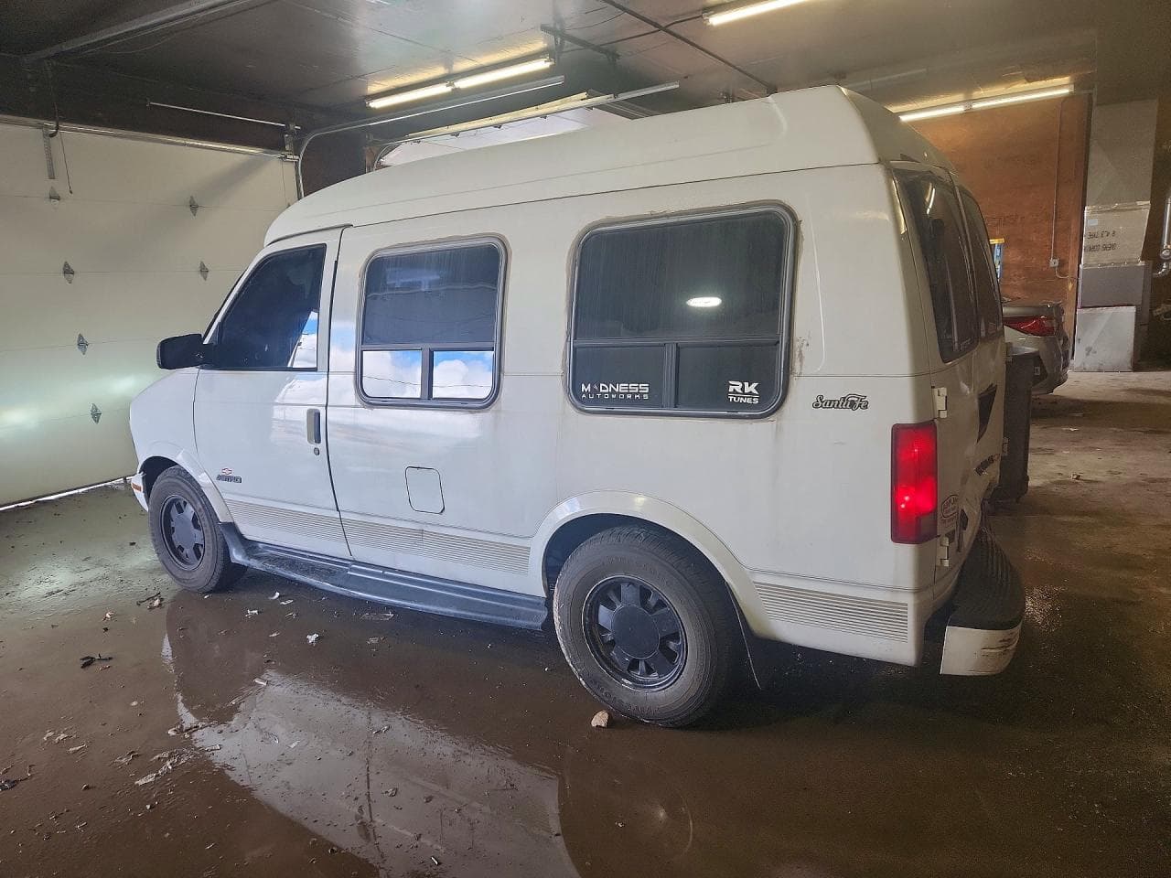 1999 Chevrolet Astro - foto 2