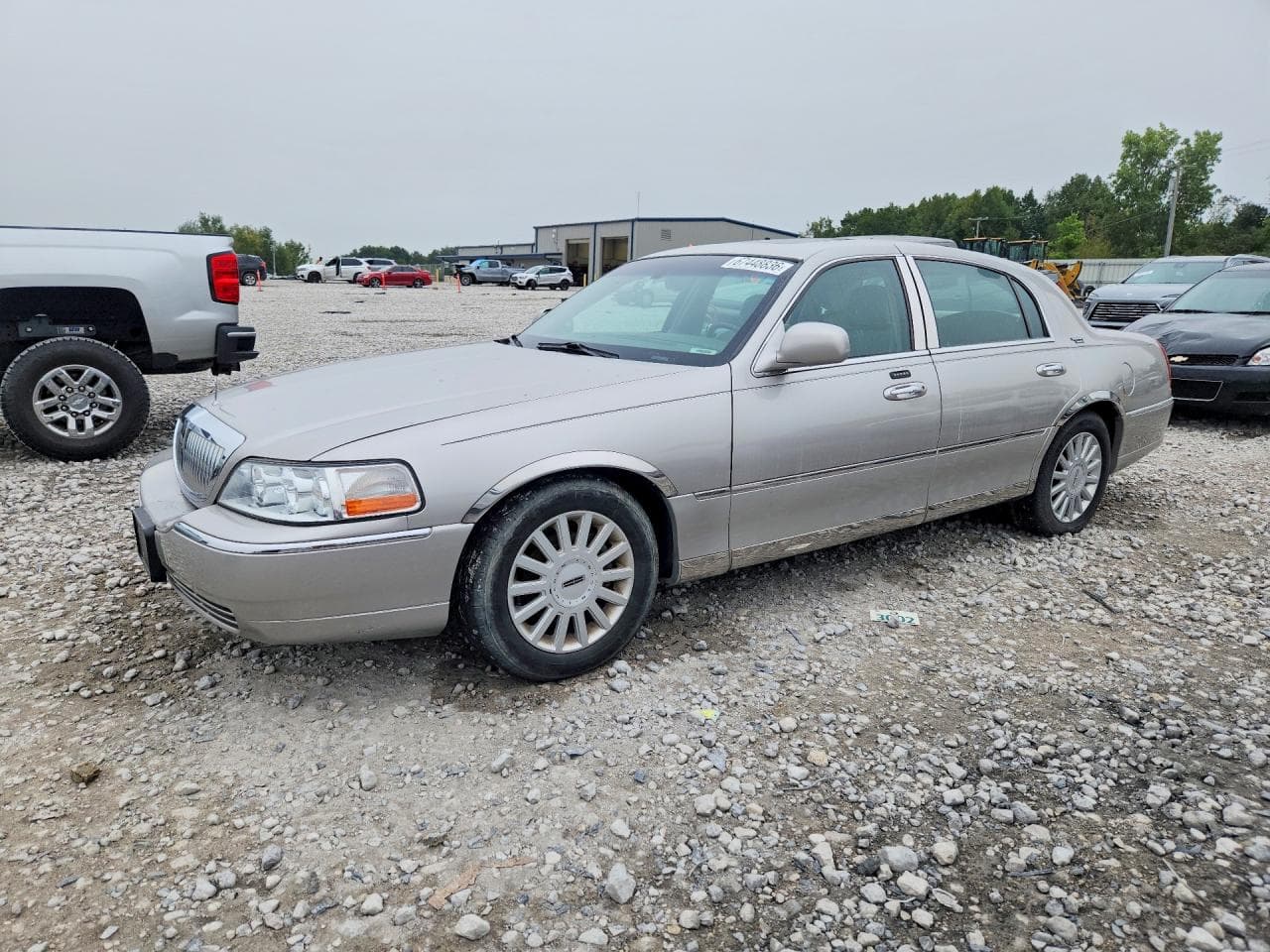 2005 Lincoln Town Car Signature Limited