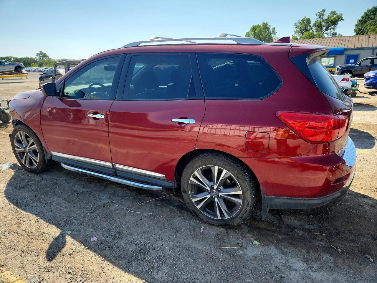 2020 Nissan Pathfinder Platinum - foto 2