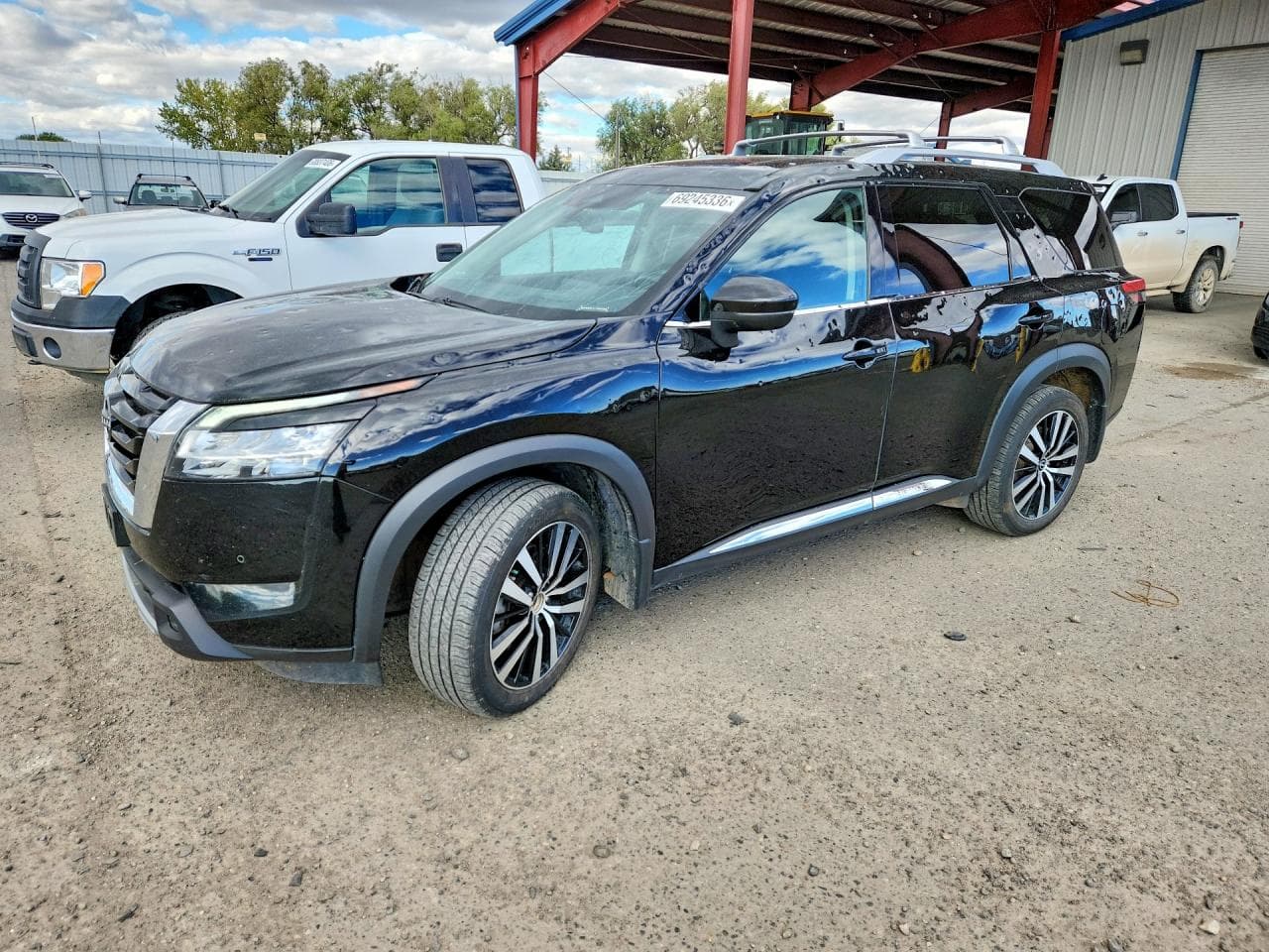 2023 Nissan Pathfinder Platinum