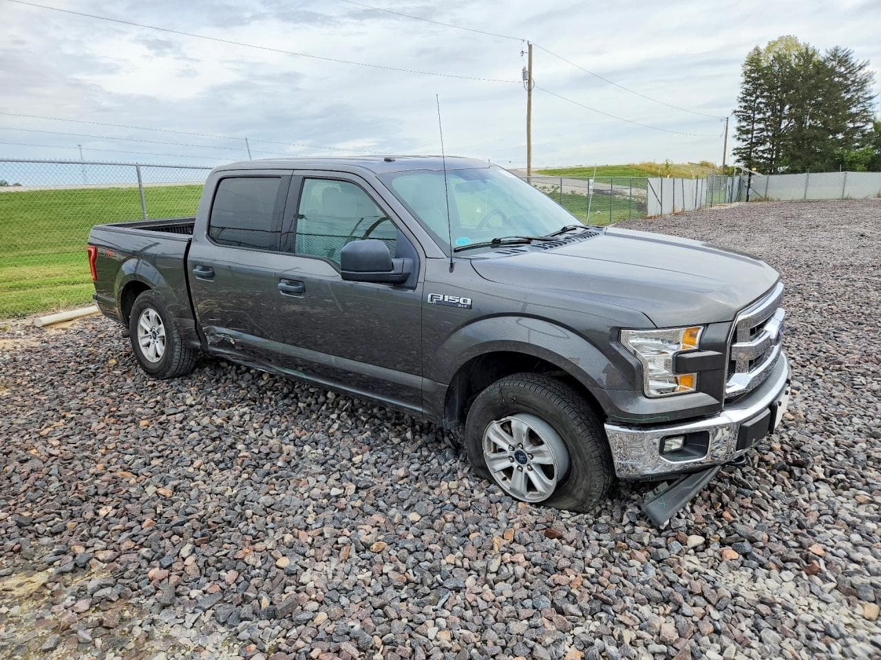2017 Ford F150 Supercrew - foto 4