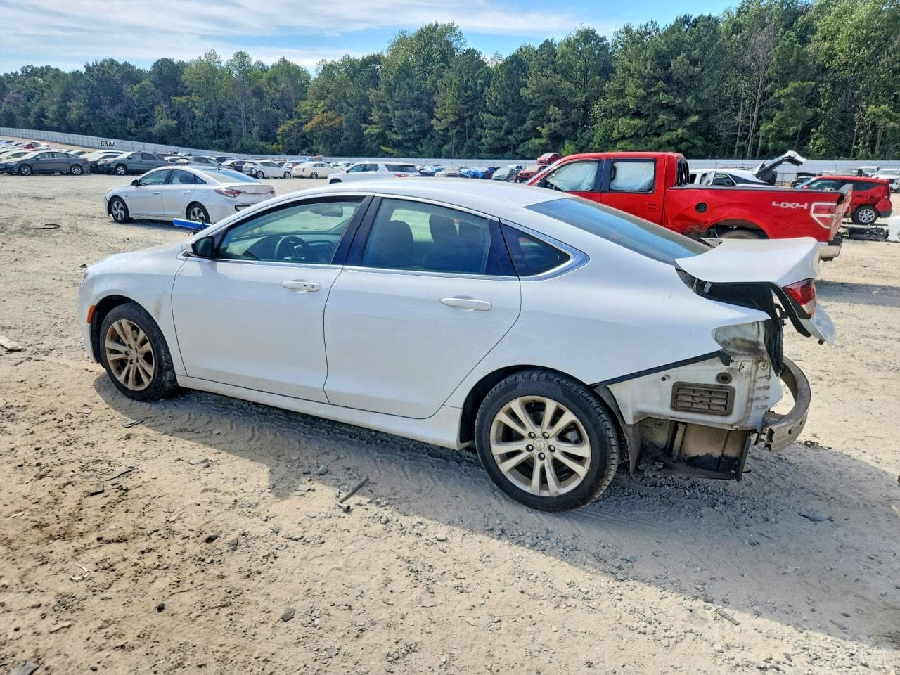 2016 Chrysler 200 Limited - foto 2