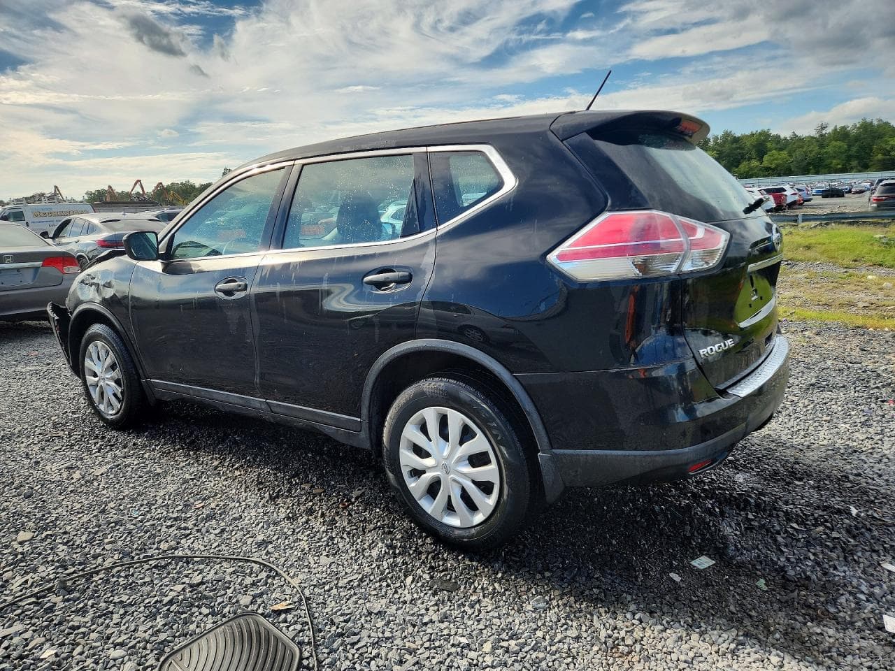 2016 Nissan Rogue S - foto 2
