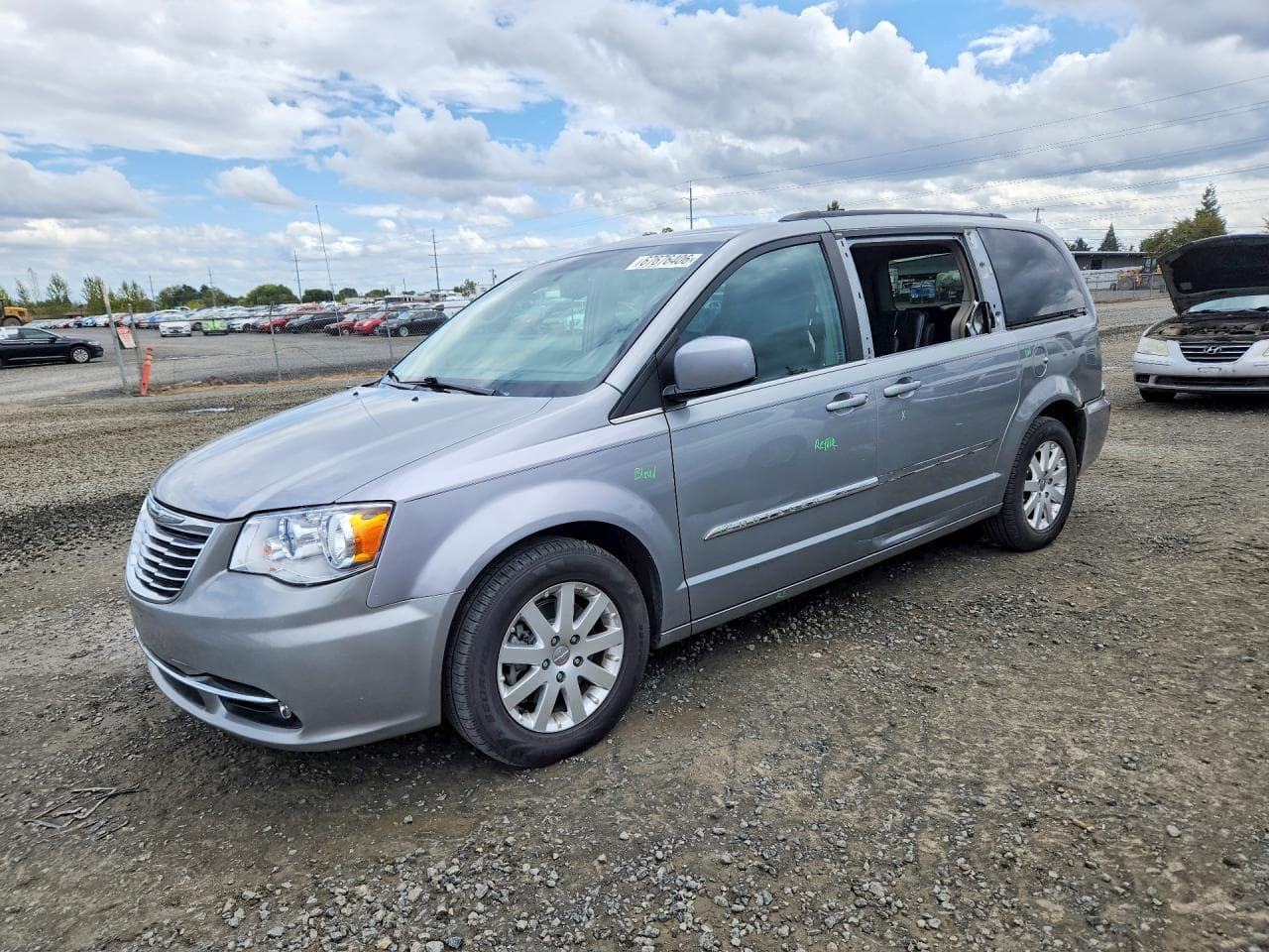 2013 Chrysler Town & Country Touring