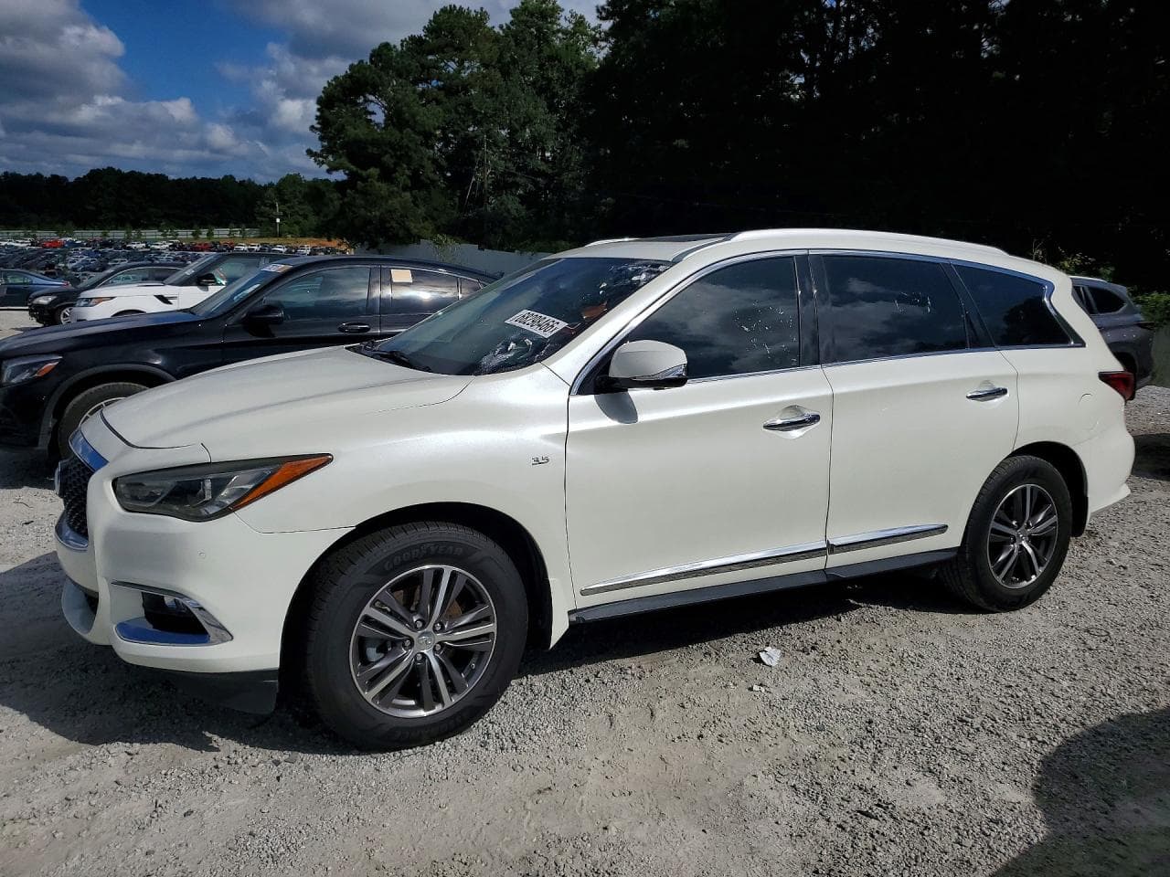 Infiniti QX60 2019 z USA