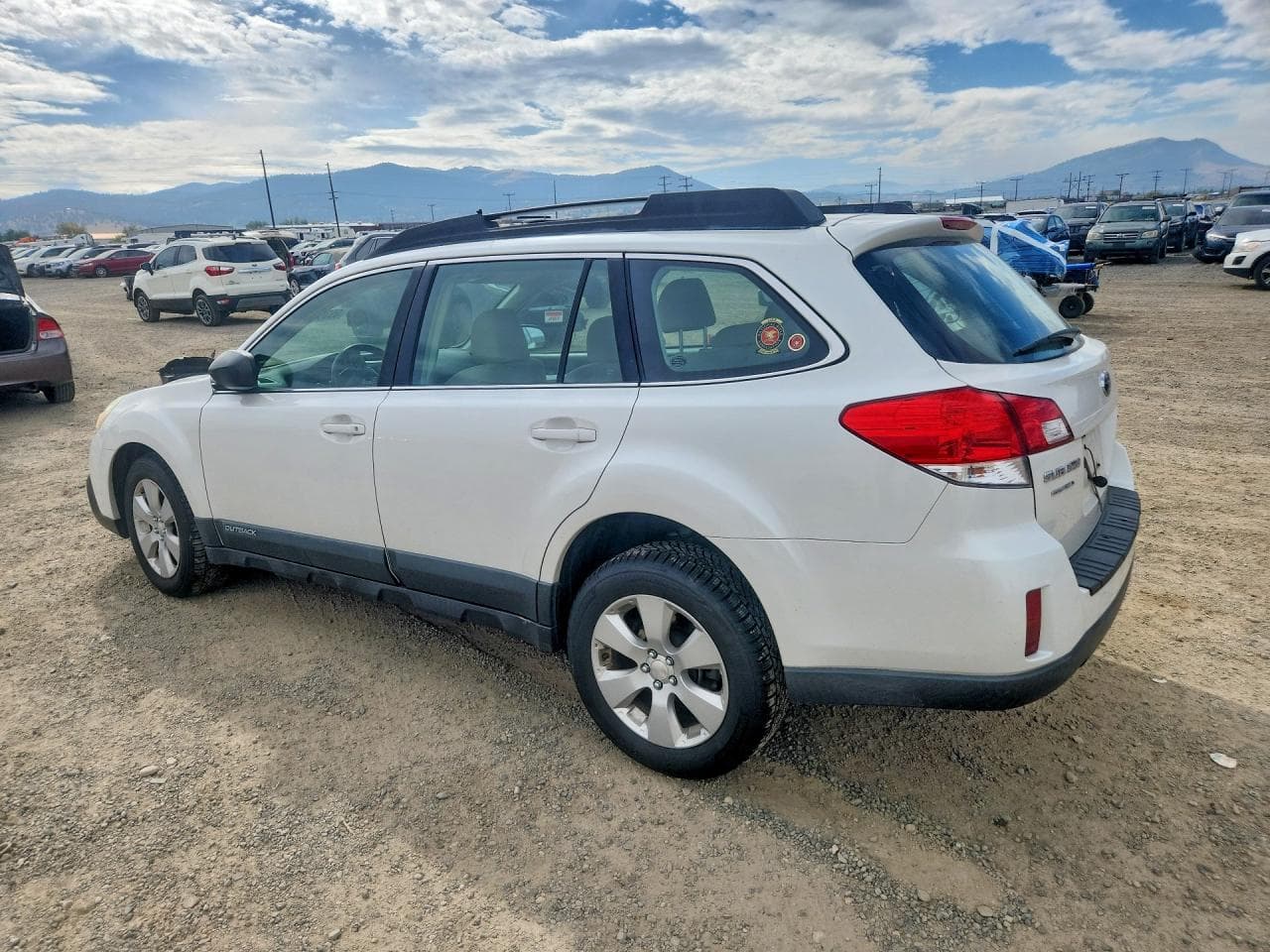 2013 Subaru Outback 2.5I - foto 2