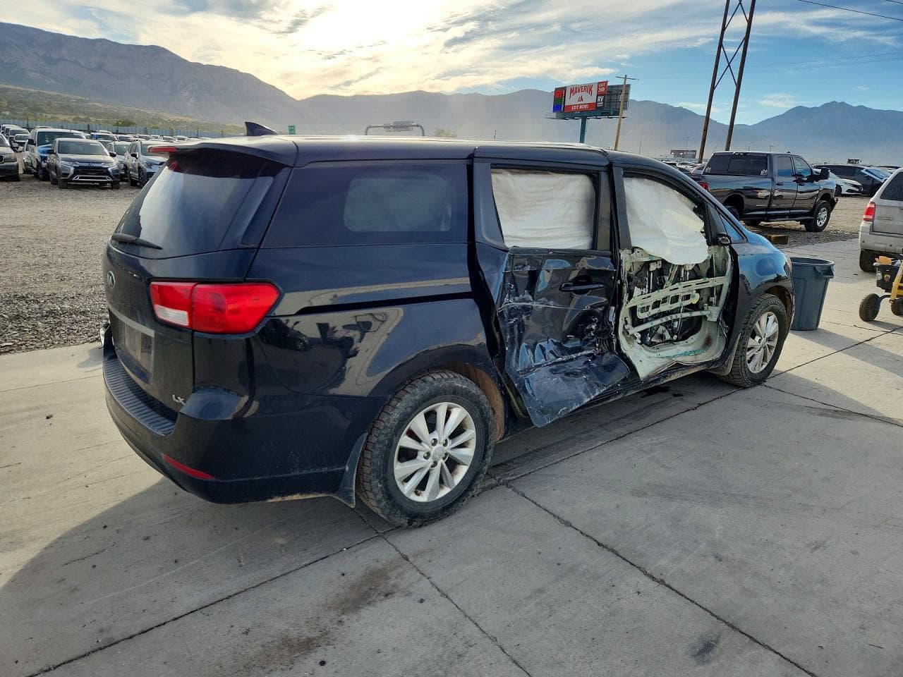 2017 Kia Sedona Lx - foto 3