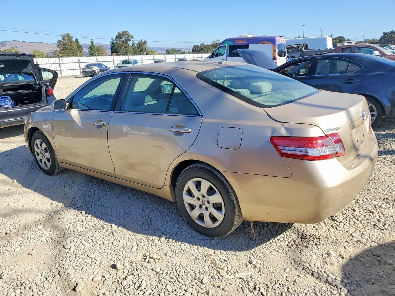 2011 Toyota Camry Le - foto 2