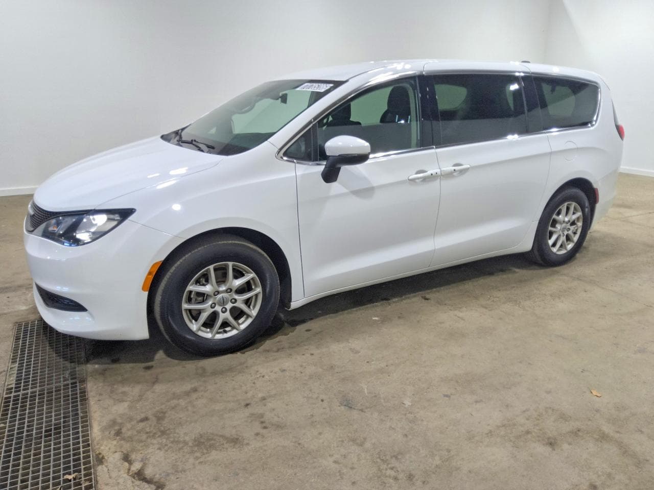 Chrysler Voyager 2023 z USA