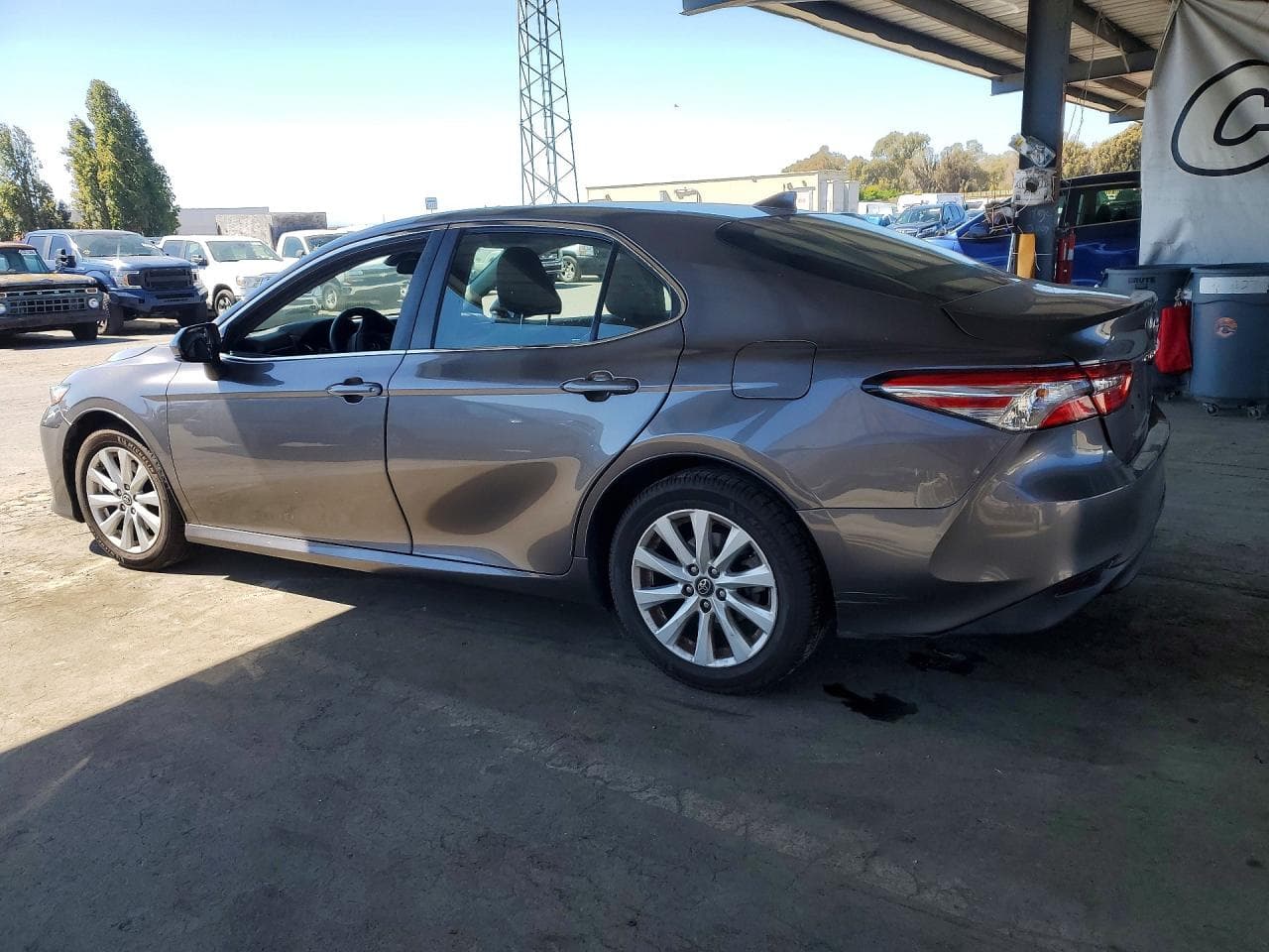 2019 Toyota Camry Le - foto 2