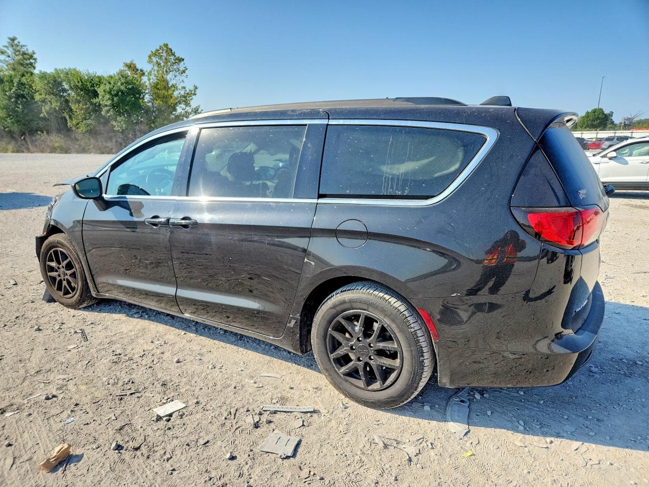 2021 Chrysler Voyager Lxi - foto 2