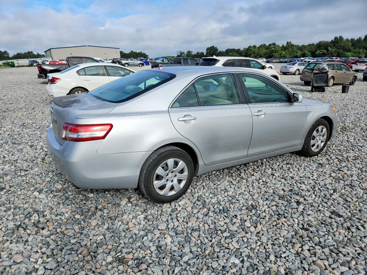 2011 Toyota Camry Le - foto 3