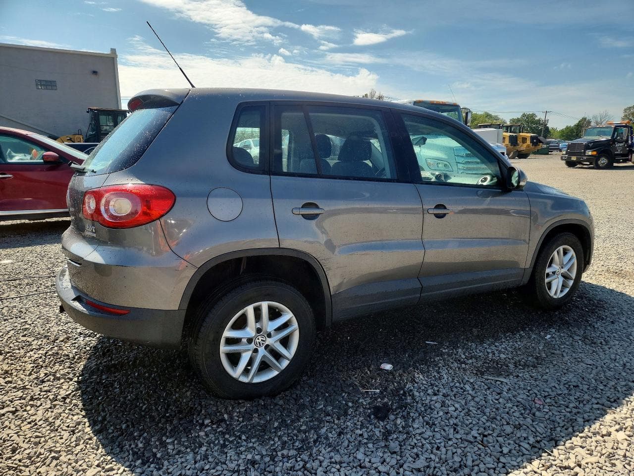 2011 Volkswagen Tiguan S - foto 3