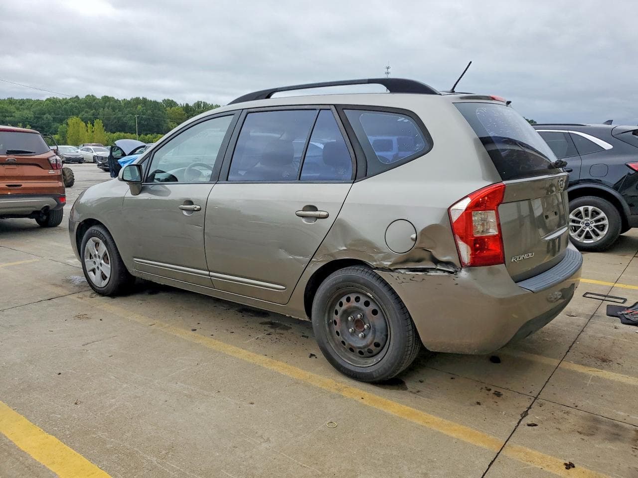2009 Kia Rondo Base - foto 2