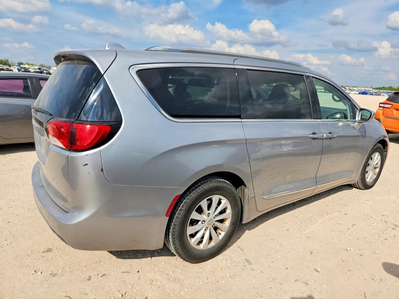 2018 Chrysler Pacifica Touring L - foto 3