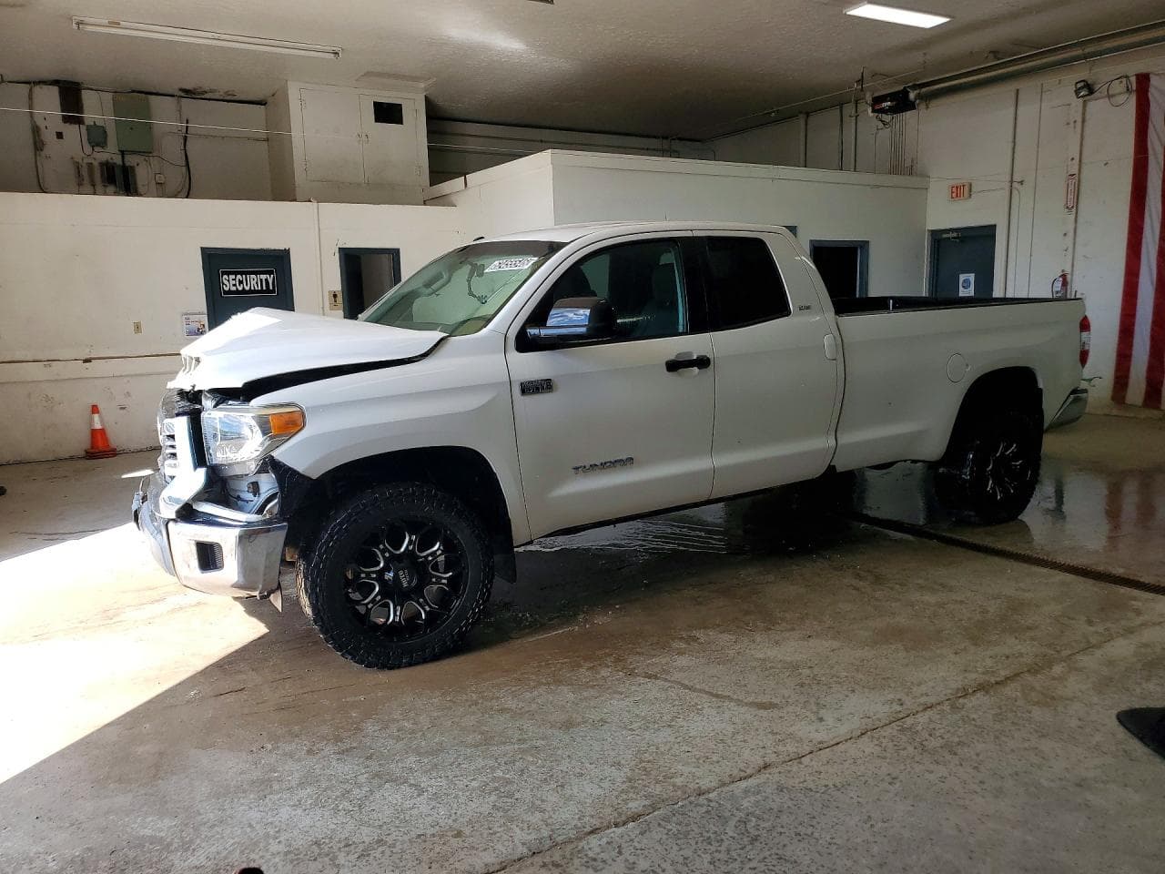 Toyota Tundra 2016 z USA