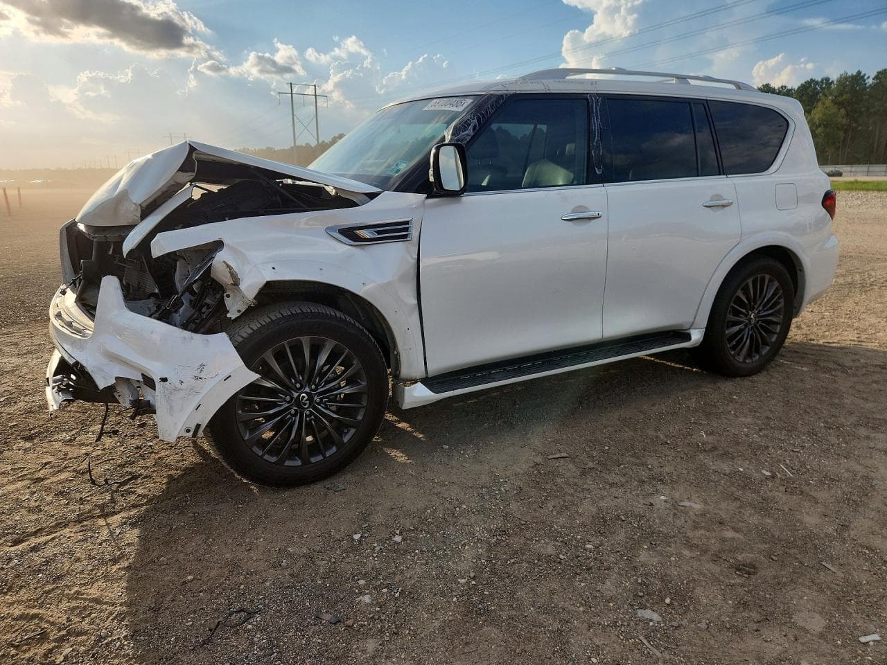 Infiniti QX80 2022 z USA