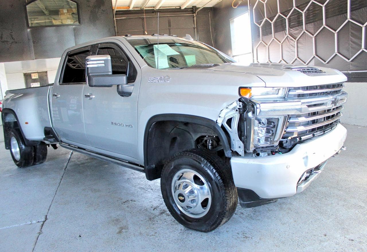 Chevrolet Silverado 2022 z USA