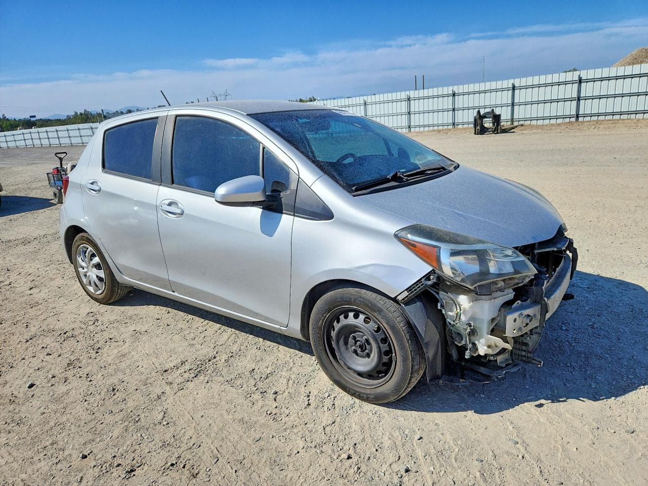2015 Toyota Yaris 5-Door L - foto 4