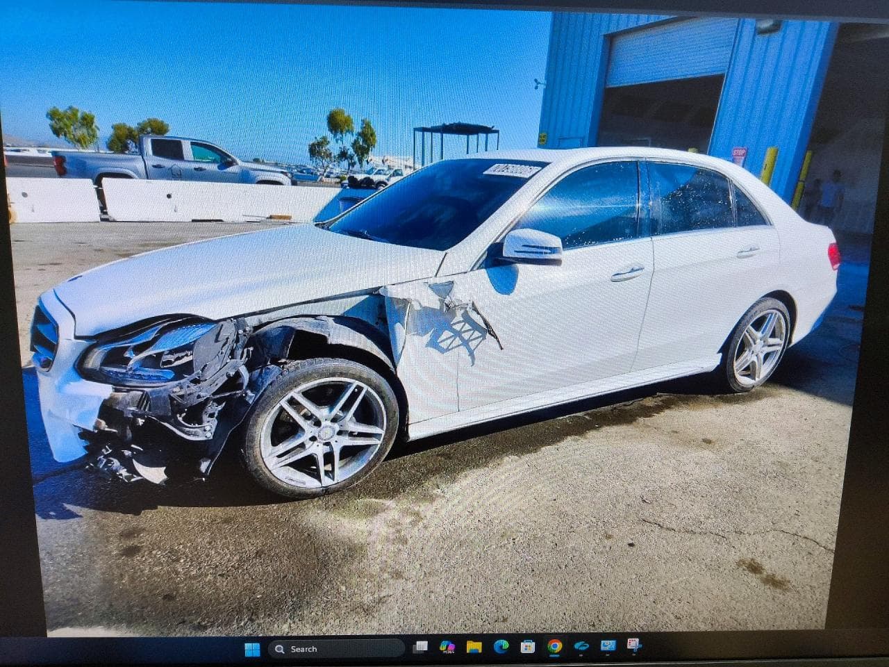 Mercedes-Benz E-klasse 2016 z USA