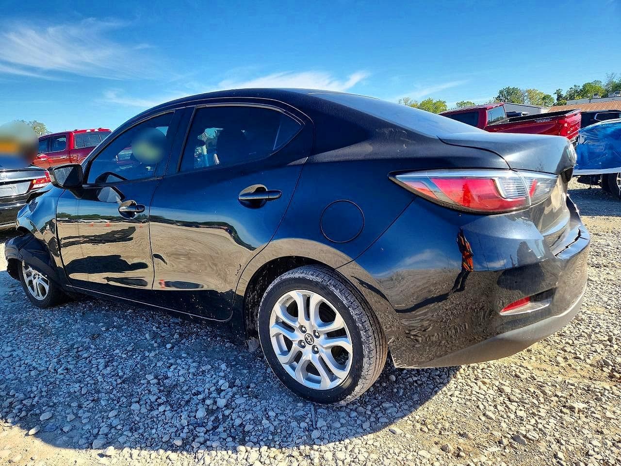 2016 Scion Ia Base - foto 2