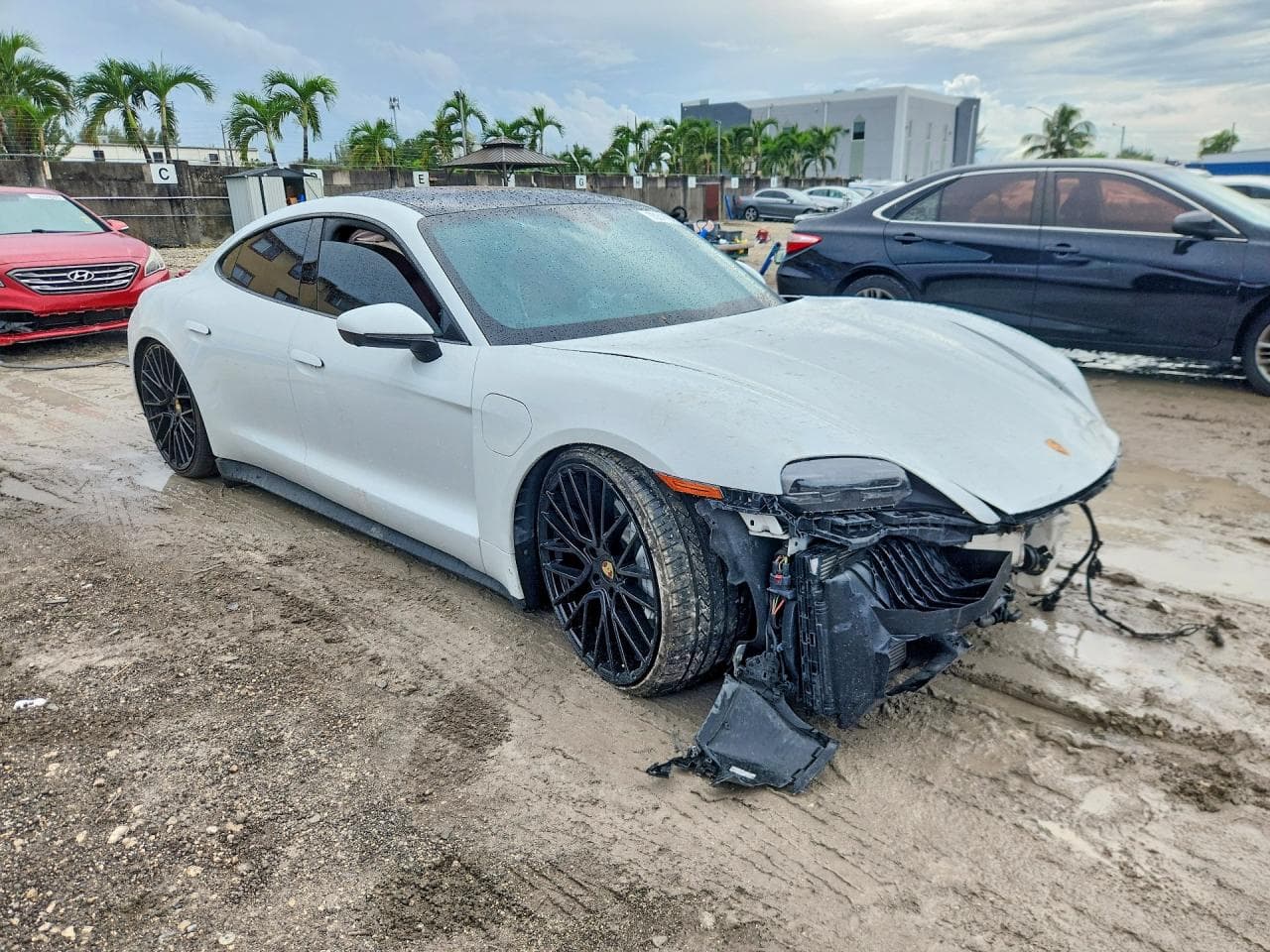 2022 Porsche Taycan - foto 4