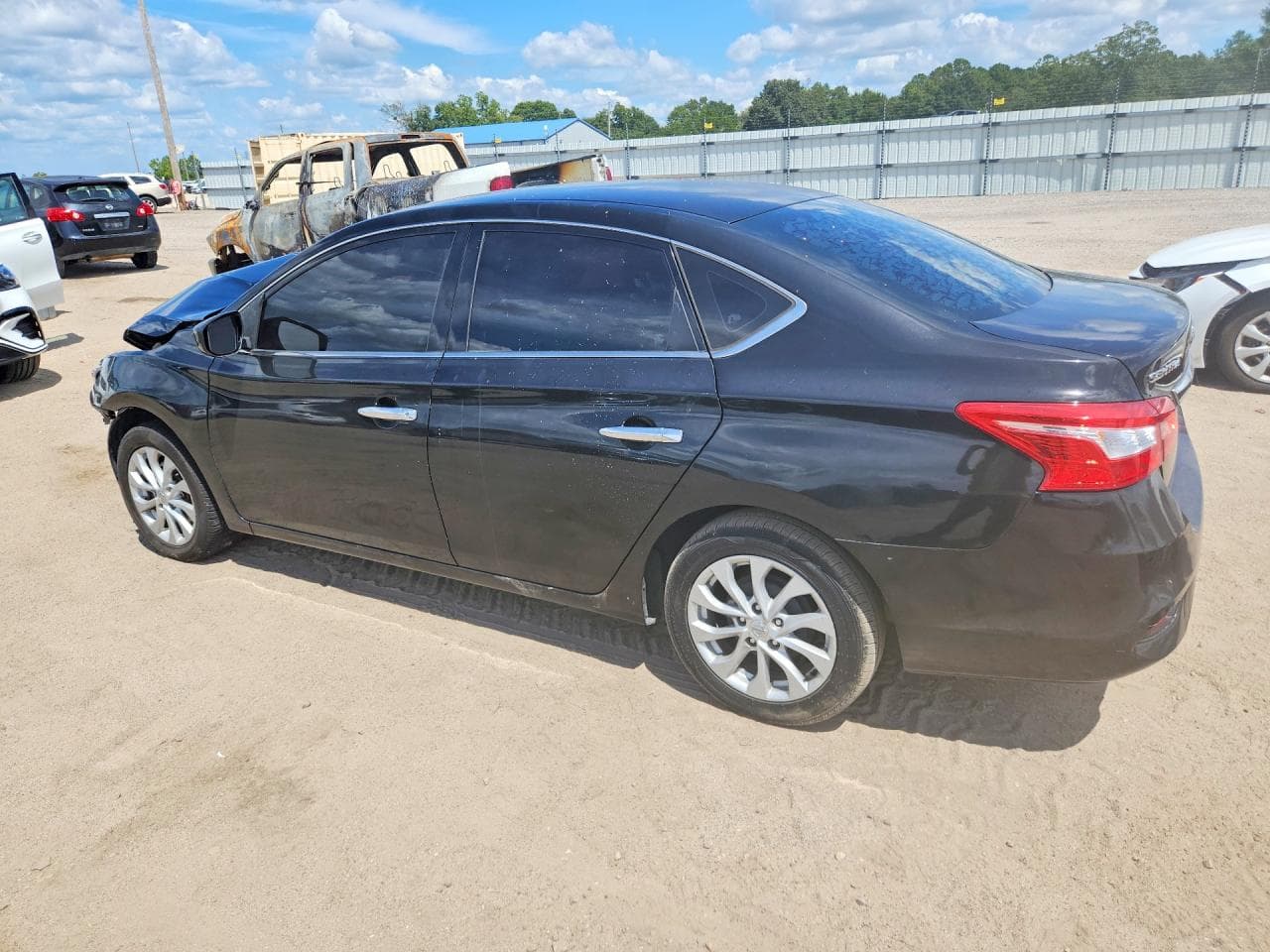 2018 Nissan Sentra S - foto 2