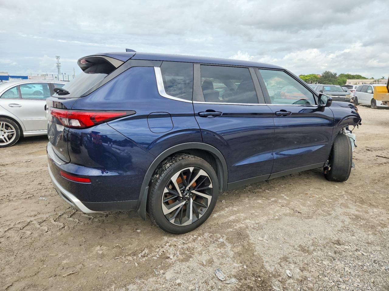 2023 Mitsubishi Outlander Se - foto 3