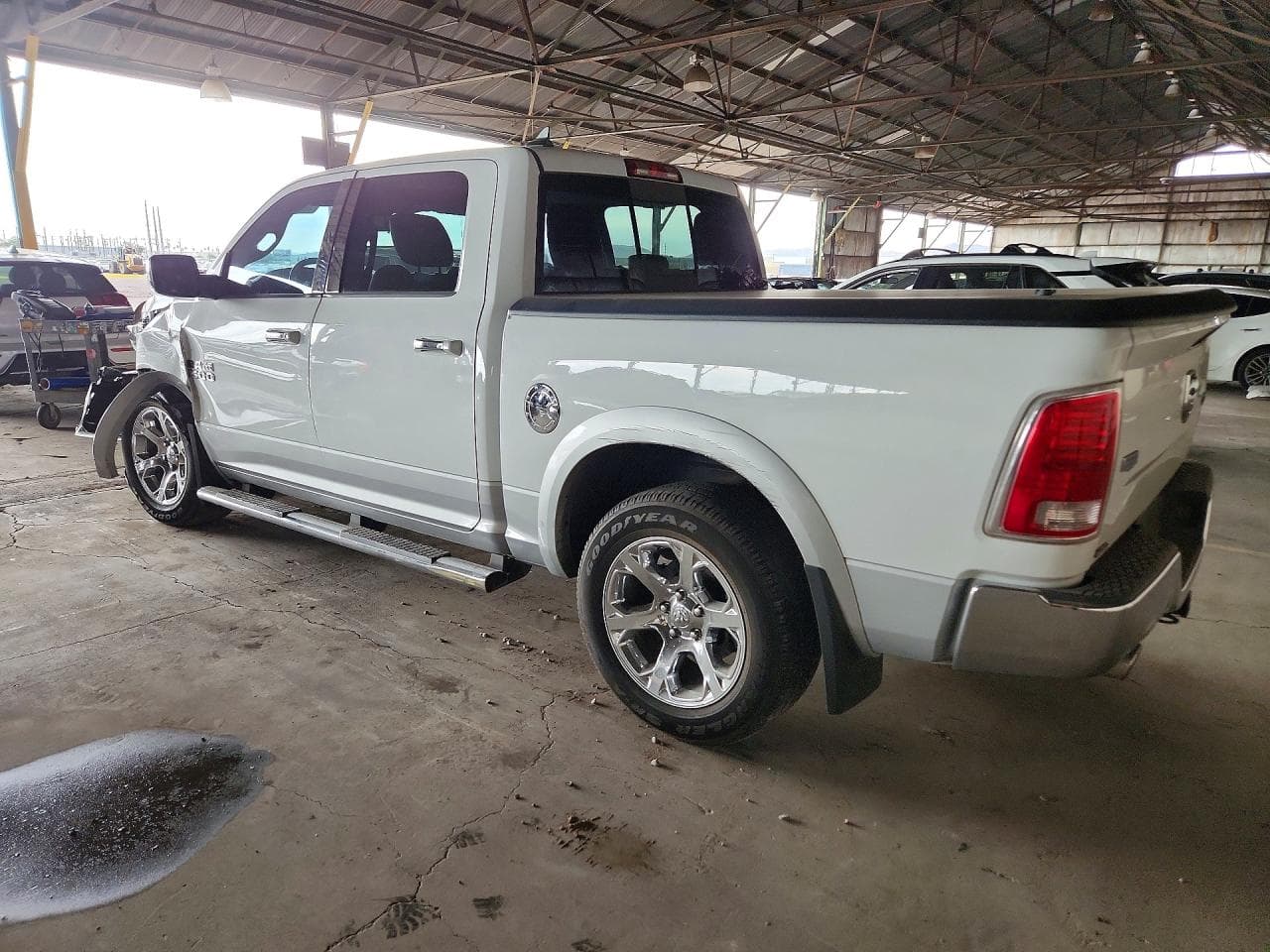 2015 Ram 1500 Laramie - foto 2