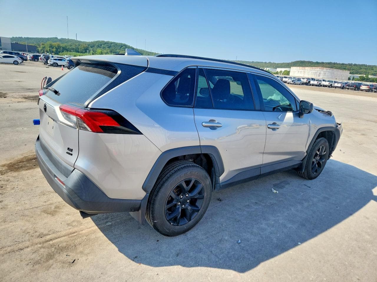2021 Toyota Rav4 Le - foto 3