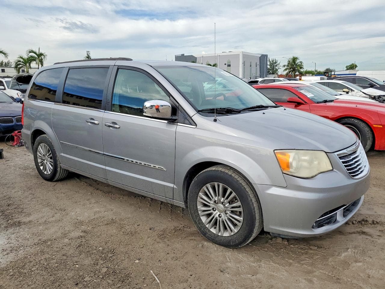 2015 Chrysler Town & Country Touring L - foto 4