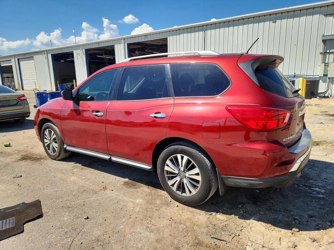 2017 Nissan Pathfinder Sv - foto 2