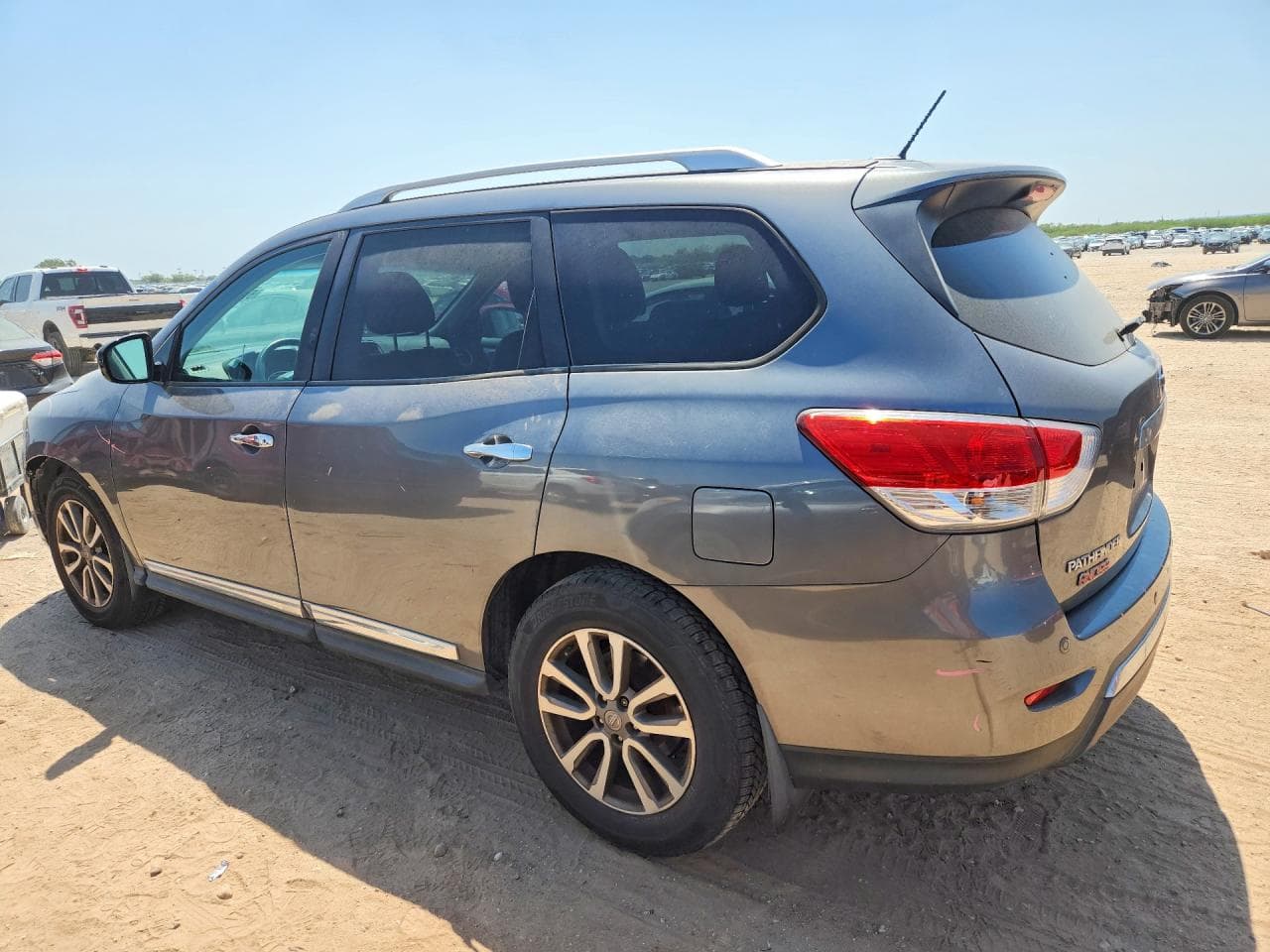 2015 Nissan Pathfinder Sl - foto 2