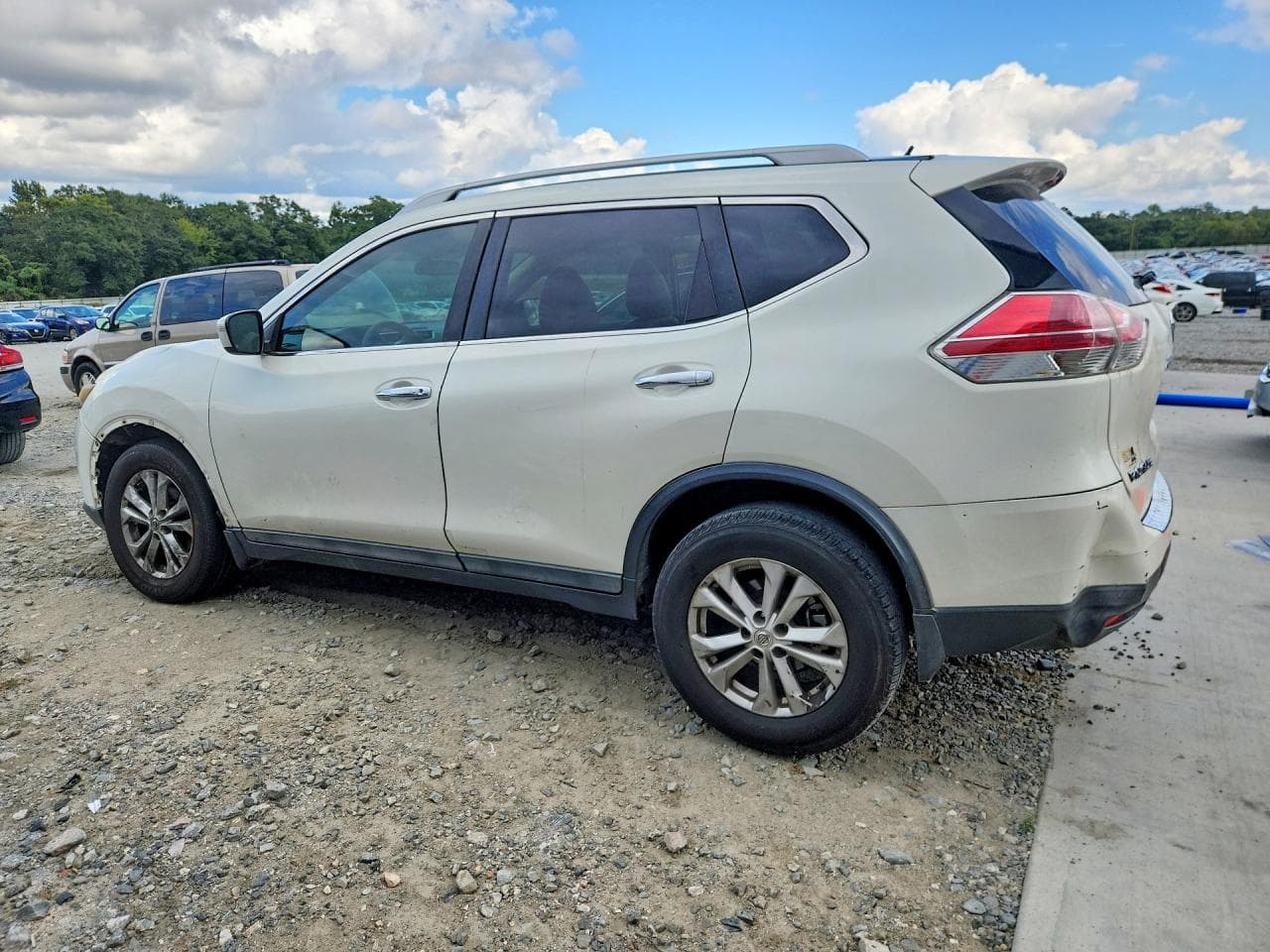 2015 Nissan Rogue Sv - foto 2