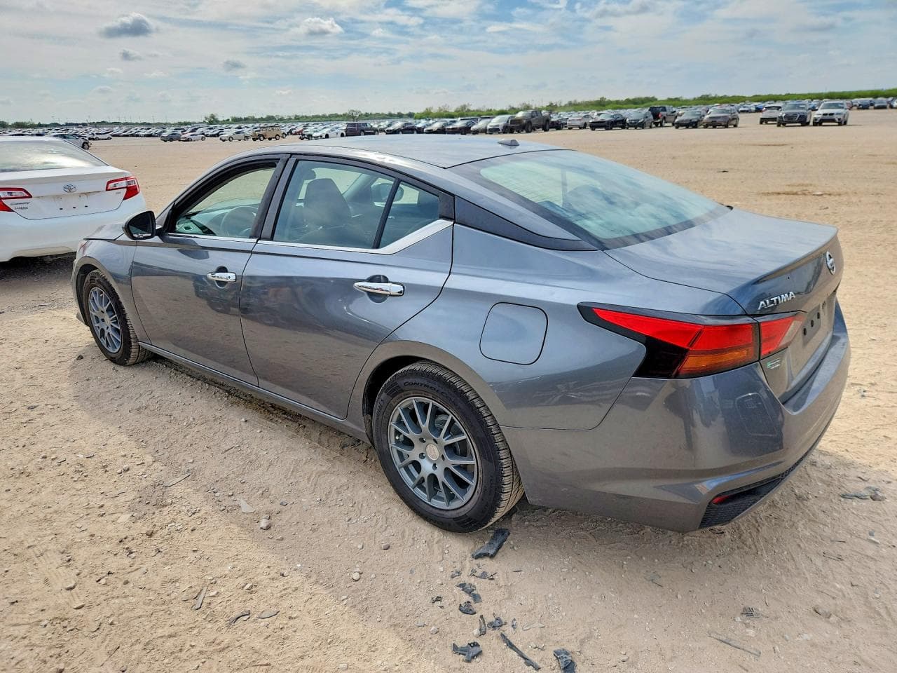2019 Nissan Altima S - foto 2