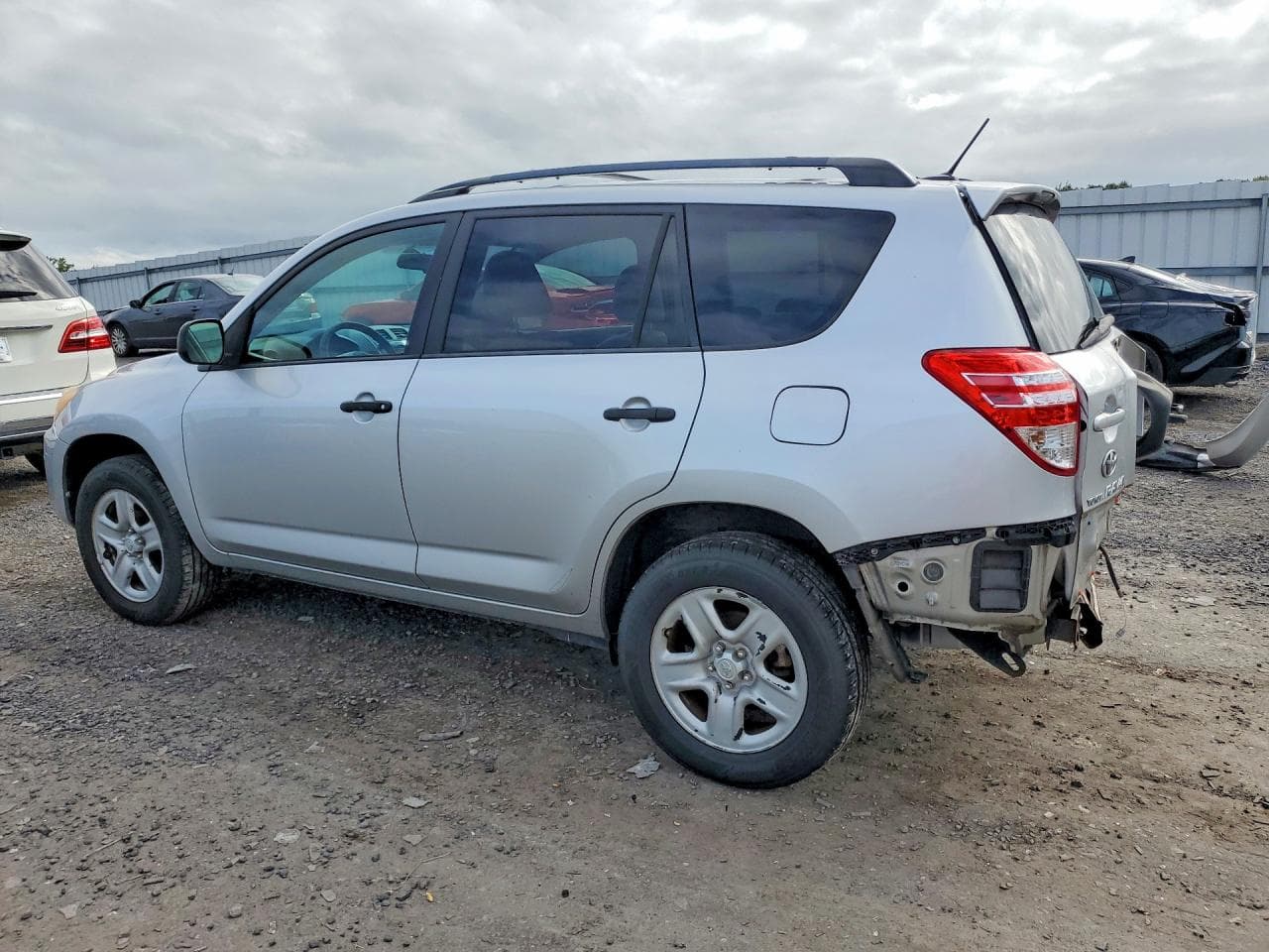 2010 Toyota Rav4 Base - foto 2